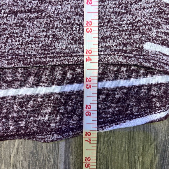 ⭐️ 3/$21 ⭐️ Market & Spruce Maroon and White Knit Top Size Small - Picture 3 of 7